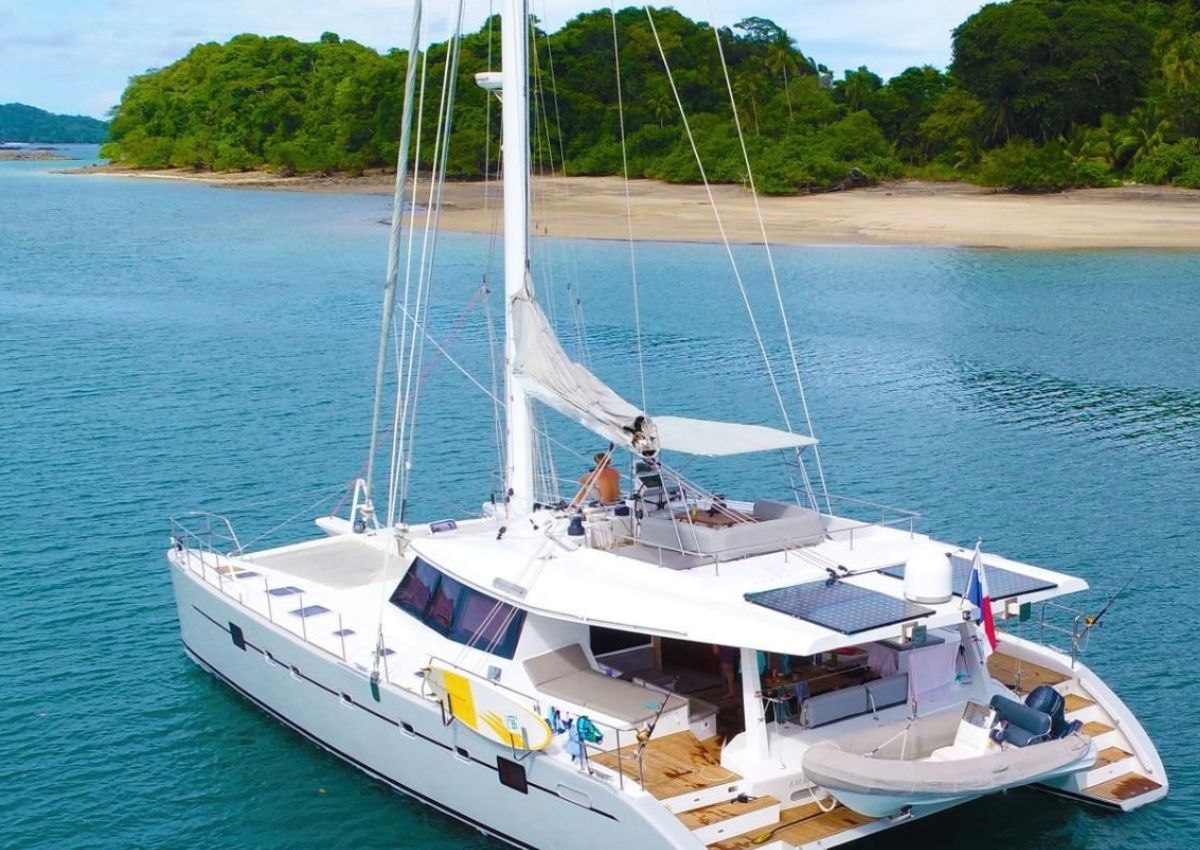 san-blas-catamaran-004 A catamaran seen on the San Blas Catamaran excursion.
